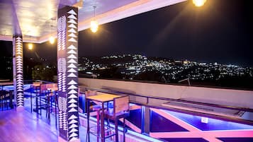Poolside bar
