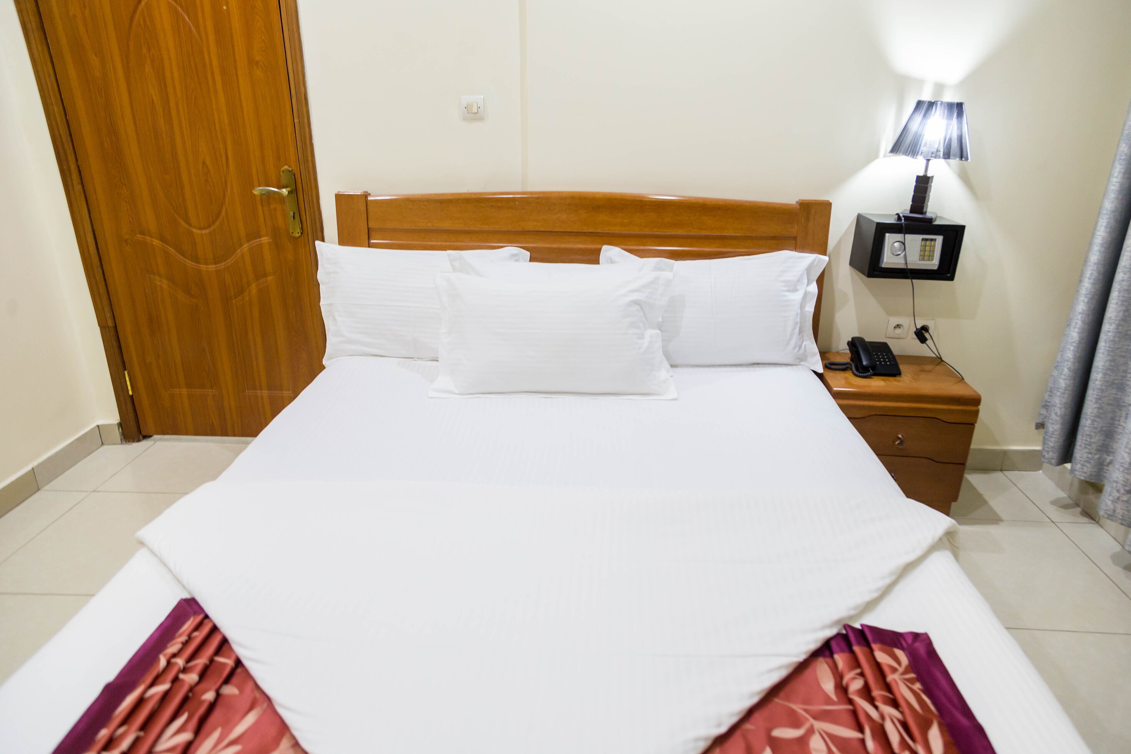 executive room, 1 bedroom, city view | premium bedding, pillow-top beds, in-room safe, individually decorated