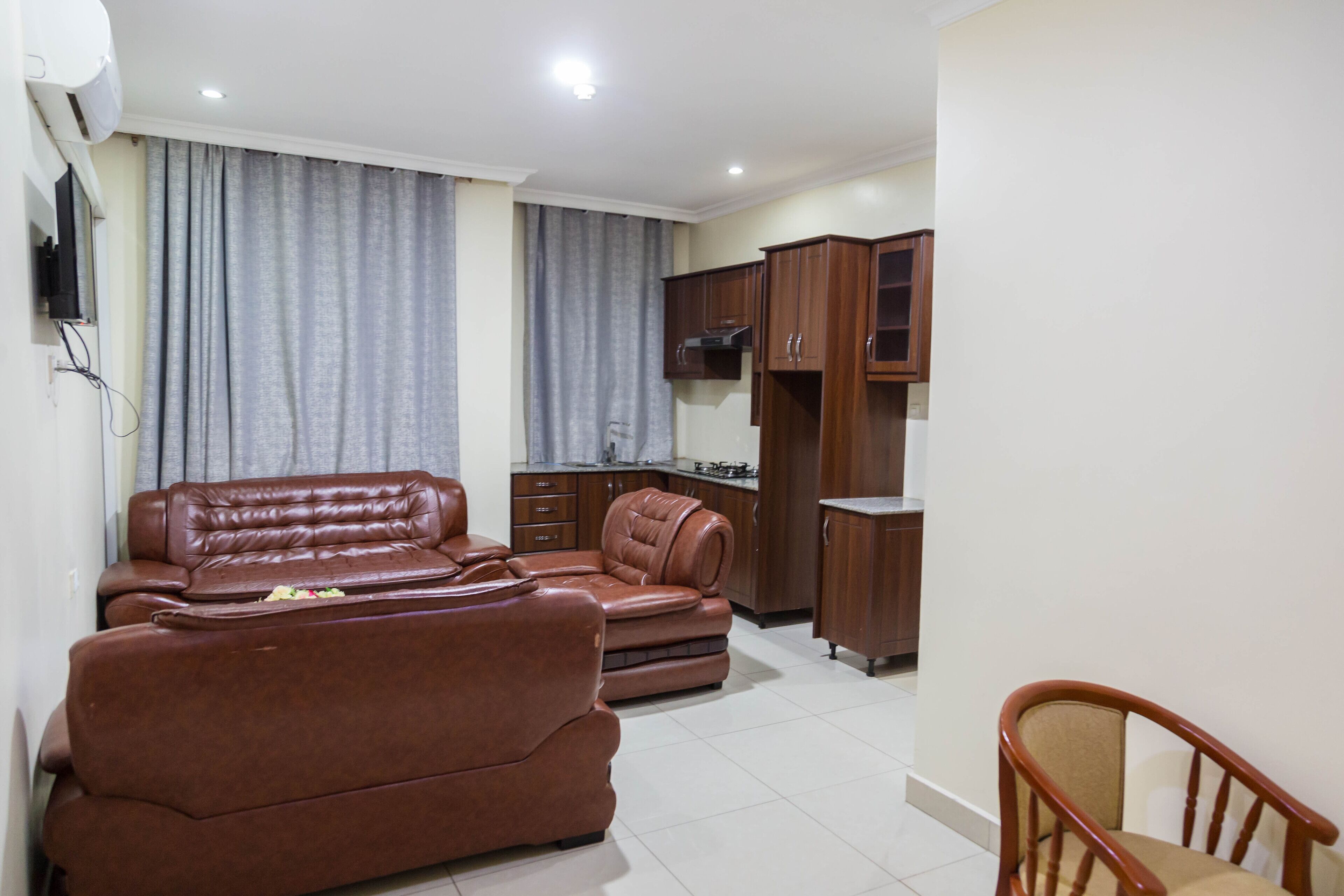executive room, 1 bedroom, city view | living area | 24-inch flat-screen tv with satellite channels, tv, pay films