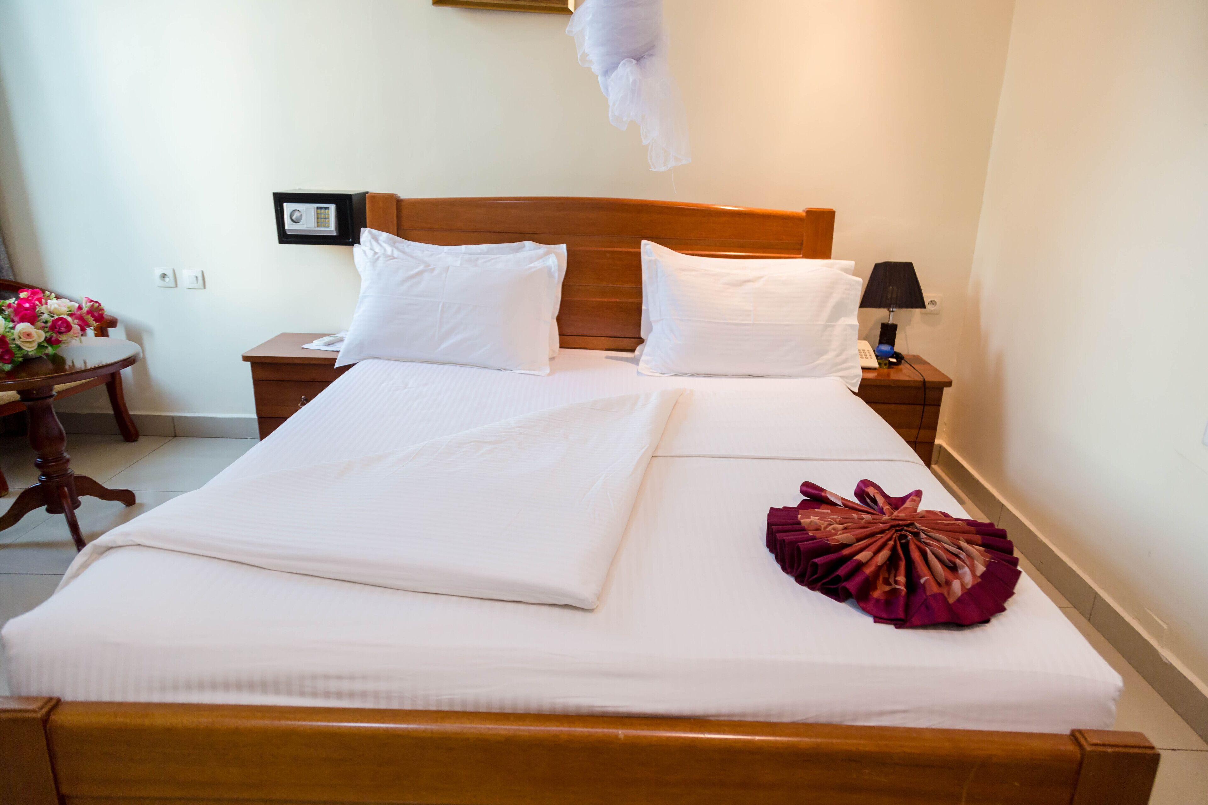 deluxe room, 1 bedroom, non smoking, city view | premium bedding, pillow-top beds, in-room safe, individually decorated