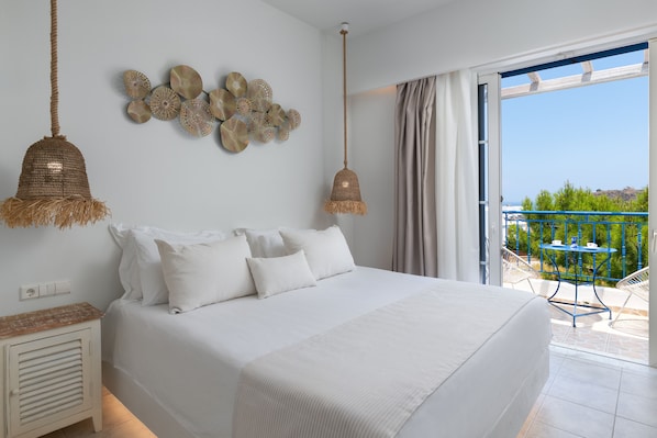 New renovated Superior with Panoramic Sea and Acropolis view (A/C Included) | Hypo-allergenic bedding, soundproofing, iron/ironing board