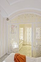 Executive Room | Egyptian cotton sheets, premium bedding, in-room safe