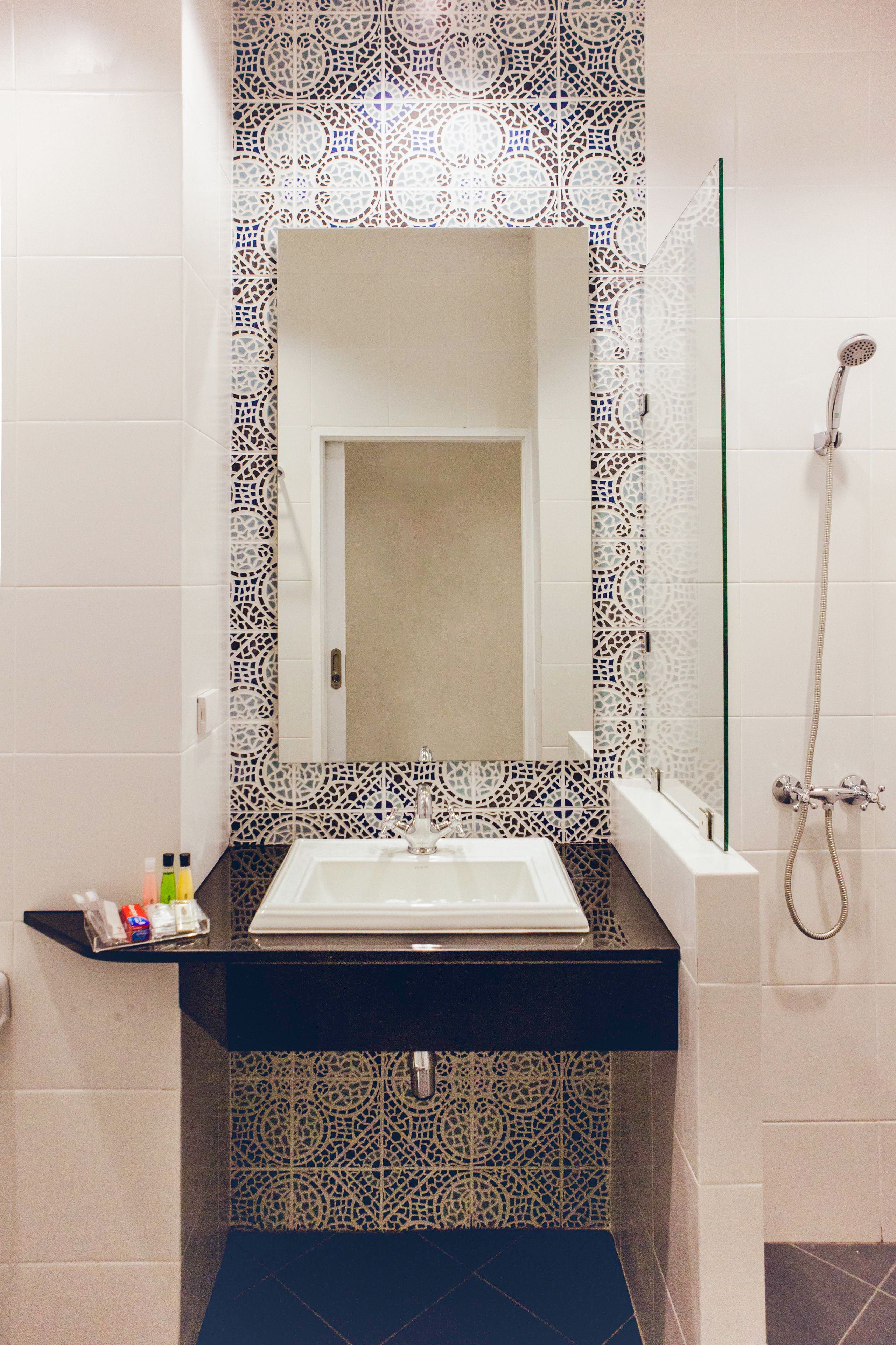 deluxe twin room, 2 single beds, refrigerator, garden view | bathroom | shower, free toiletries, hair dryer, slippers