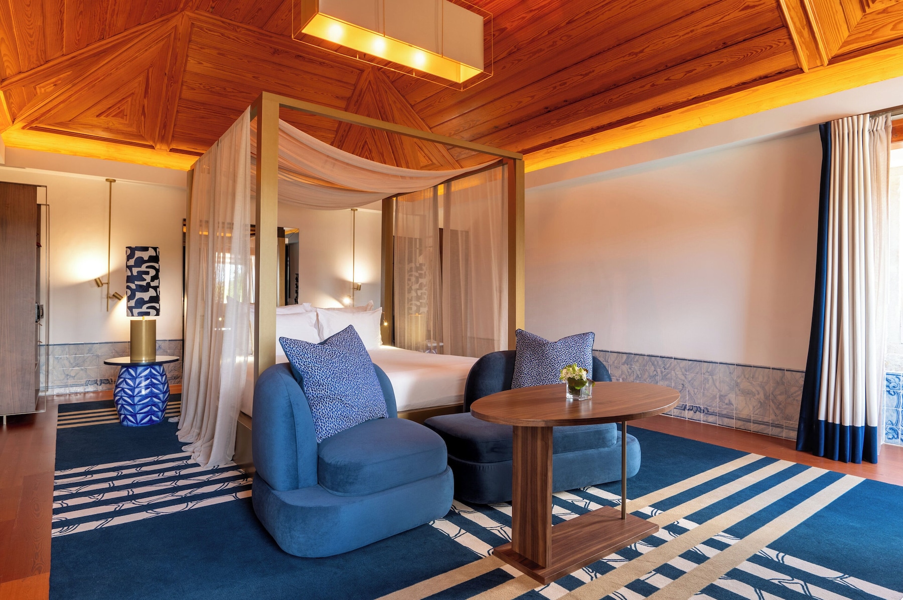Suite (Governor) | Premium bedding, minibar, in-room safe, desk