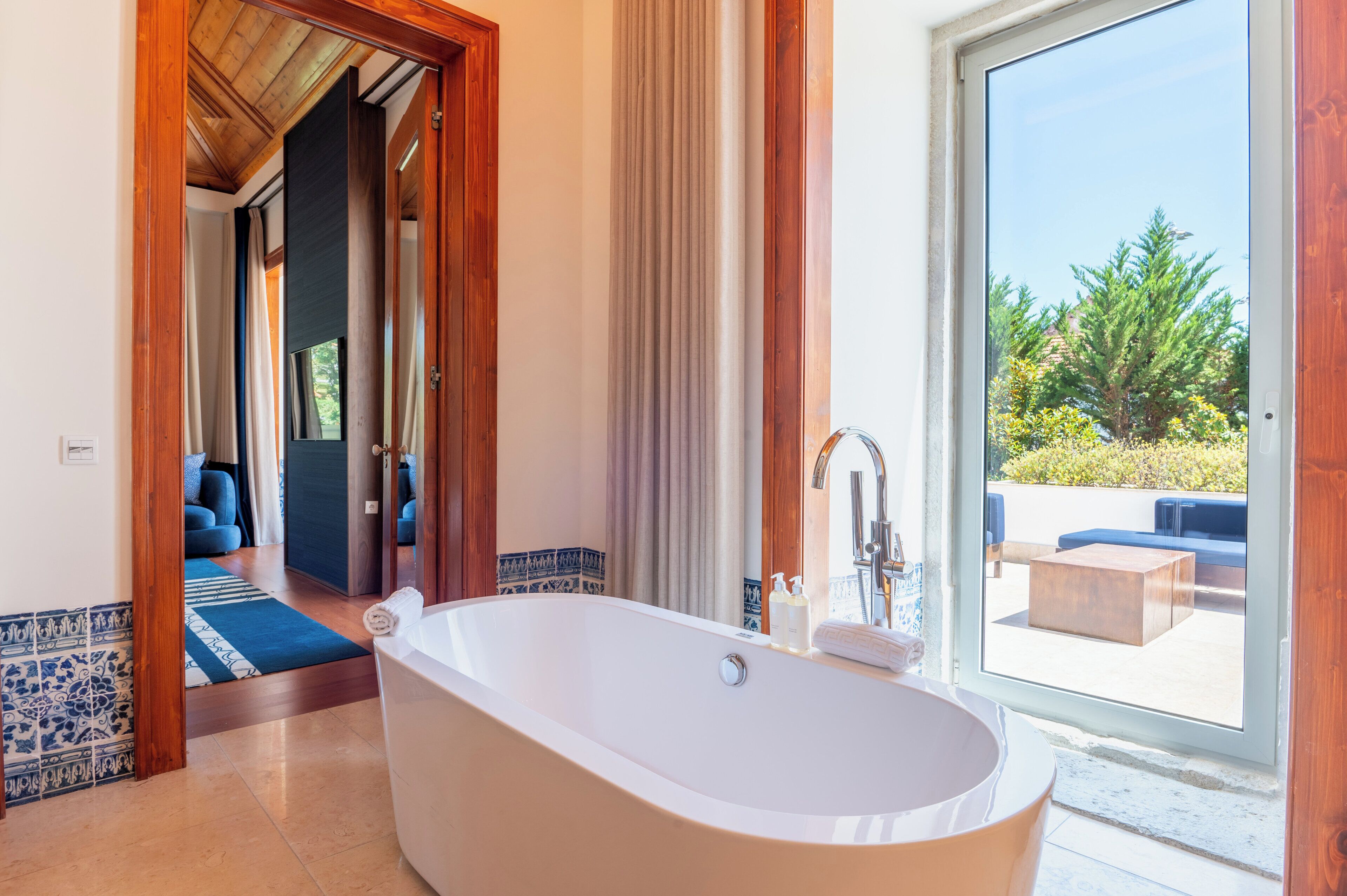 1 bedroom, premium bedding, minibar, in-room safe