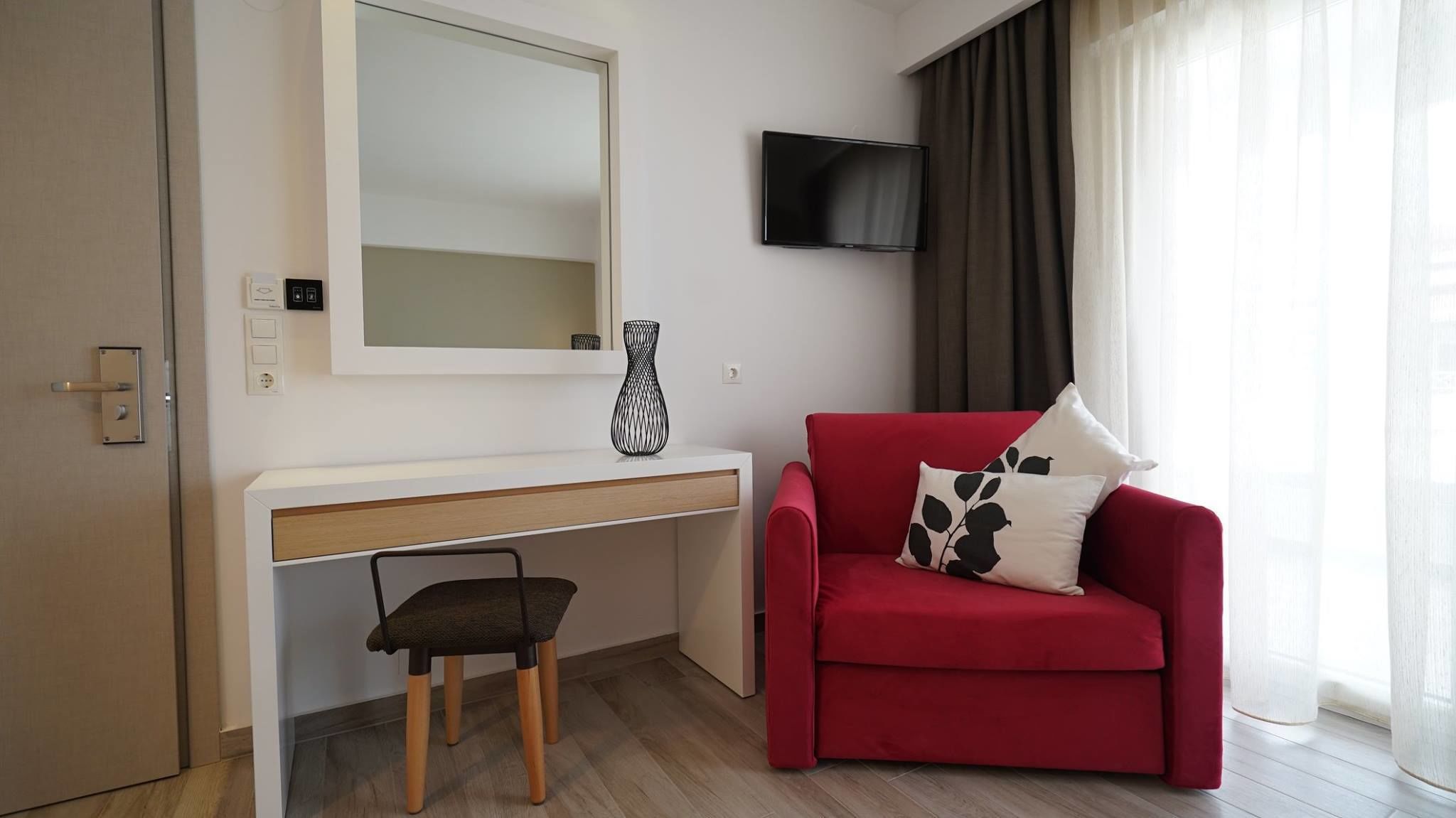 standard double room | egyptian cotton sheets, memory-foam beds, in-room safe, desk