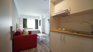 Chambre Supérieure | Coin cuisine privé | Réfrigérateur