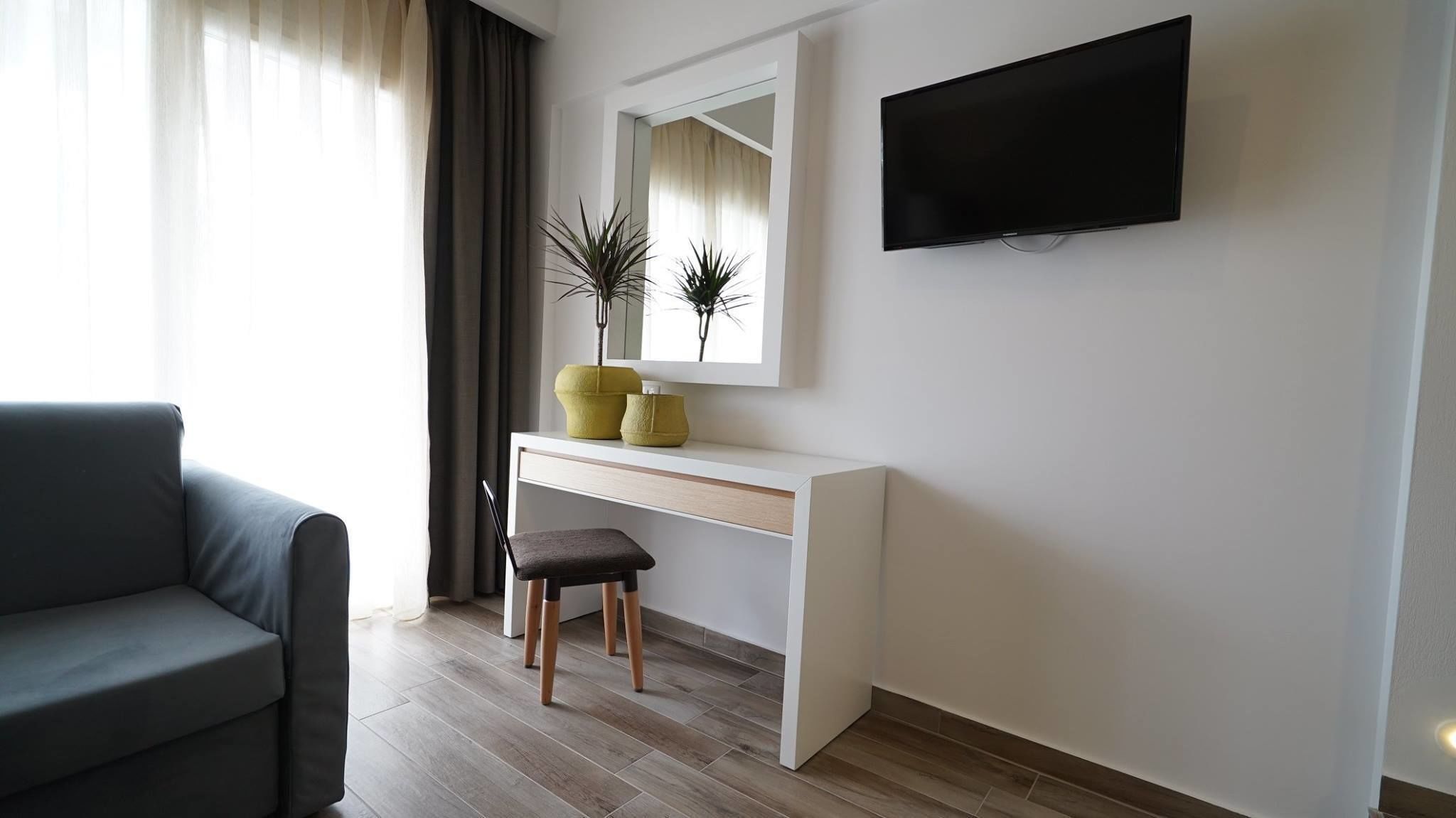 suite | egyptian cotton sheets, memory-foam beds, in-room safe, desk