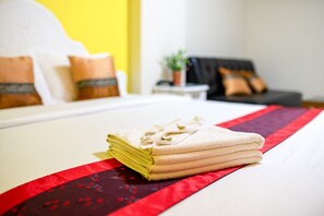 Deluxe tweepersoonskamer | Extra bedden (toeslag), gratis wifi, beddengoed