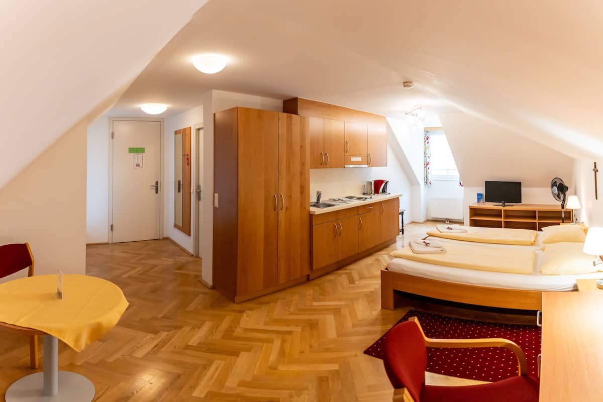 In-room safe, blackout curtains, free WiFi, bed sheets