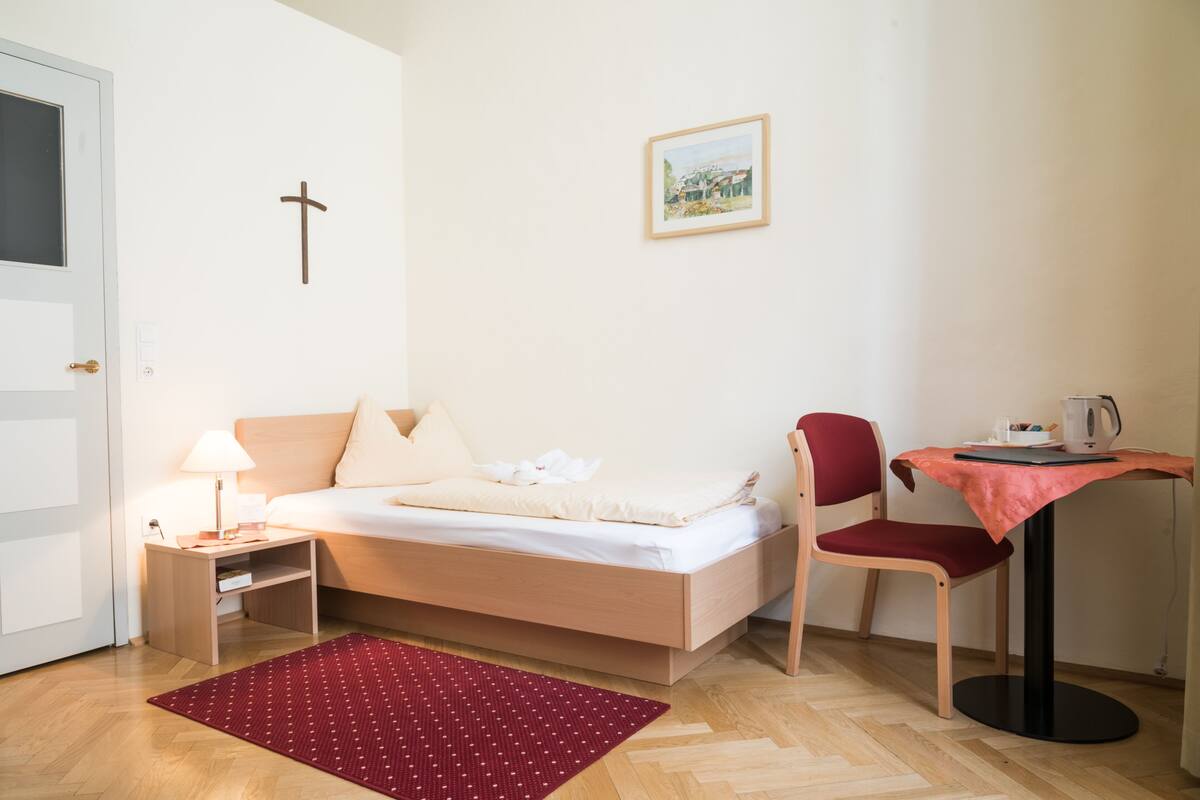 In-room safe, blackout curtains, free WiFi, bed sheets