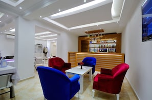2 bar/lounge