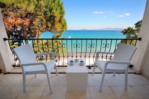Twin Room, Sea View | Balcony