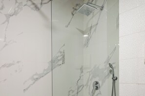 Hair dryer, bidet, towels, soap - The Gate Hotel (Sesto Fiorentino)