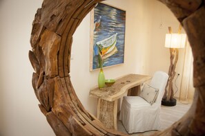 Departamento, vista al mar | Caja de seguridad en la habitación y acceso para silla de ruedas