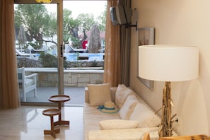 Apartament superior | Sala d'estar | Televisor de pantalla plana