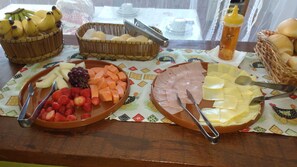 Desayuno buffet incluido todos los días 