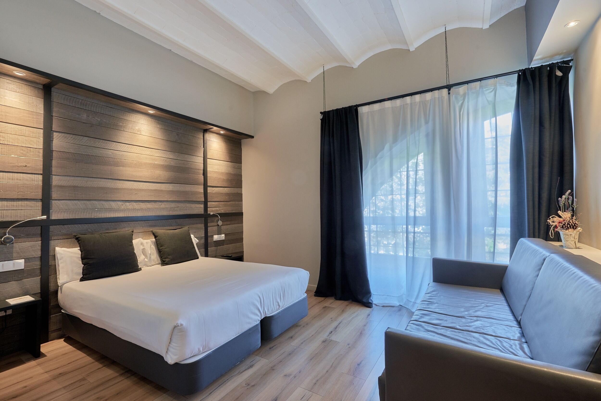triple room | 1 bedroom, premium bedding, in-room safe, desk