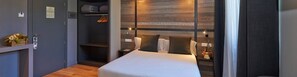 Premium bedding, in-room safe, desk, blackout curtains - Hotel Parada Puigcerdà (Puigcerda)