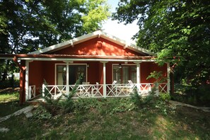 Bungalow | Nôi (giường cho trẻ sơ sinh) miễn phí, giường gấp/giường phụ (phụ phí)