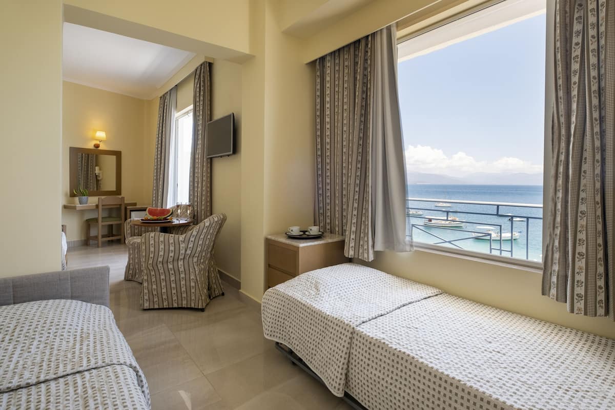 quadruple room | in-room safe, rollaway beds, free wifi