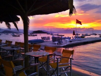 Dolfin Hotel