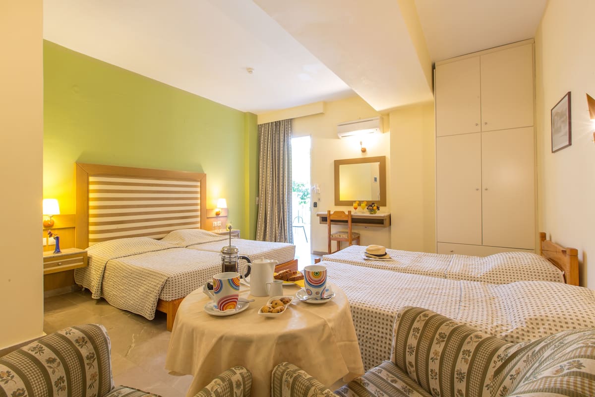 In-room safe, rollaway beds (surcharge), WiFi (free)