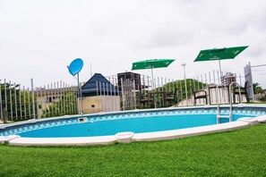 Outdoor pool - Atlantic Hotel And Suites (Lagos)