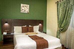 Desk, laptop workspace, free WiFi, bed sheets