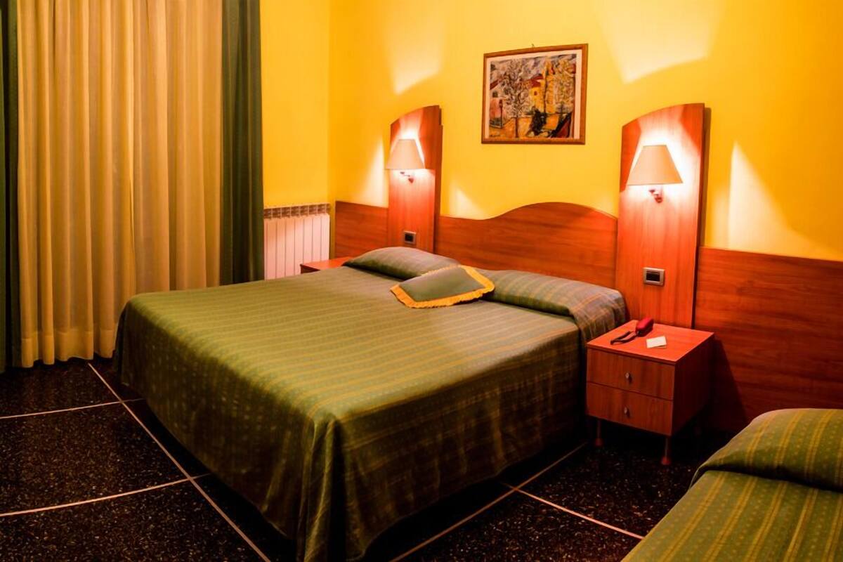Family Room | Minibar, in-room safe, desk, free WiFi