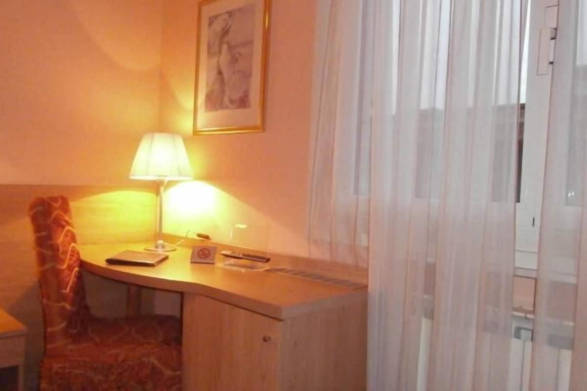 Minibar, in-room safe, desk, free WiFi