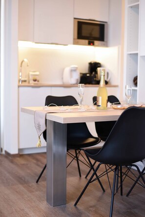 Διαμέρισμα, Κουζίνα, Θέα στην Πόλη (Cleaning Fee Included) | Γεύματα στο δωμάτιο