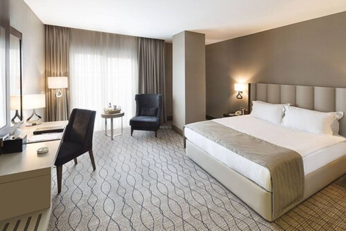 Standard Room | Frigobar, cofres nos quartos, escrivaninha, cortinas blackout
