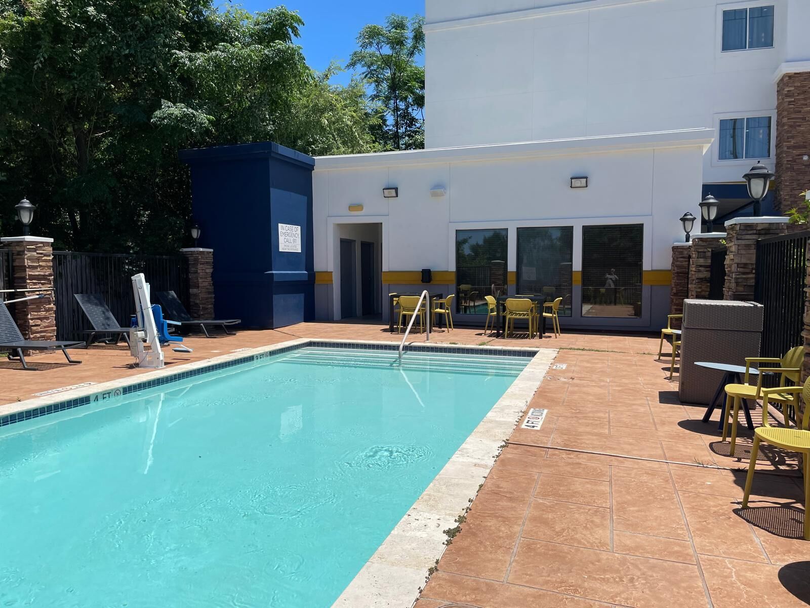 Outdoor pool, sun loungers