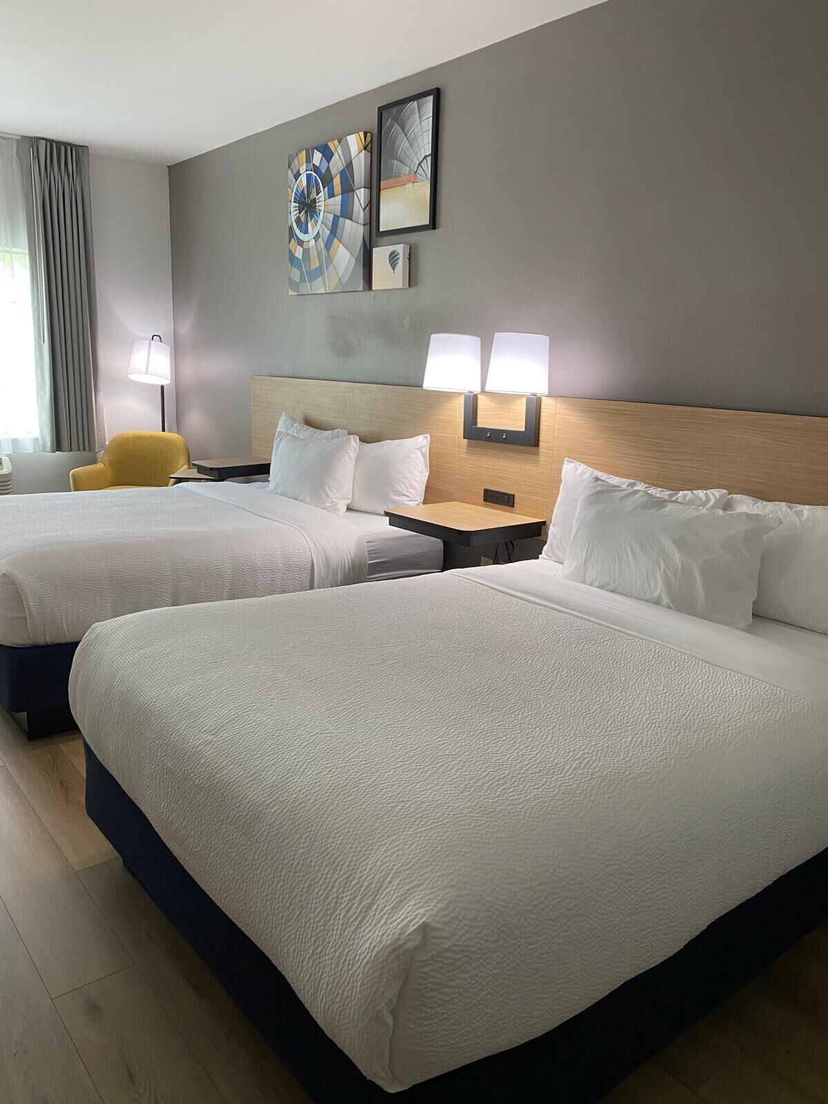 客房, 2 张大床 (Mobility/Hearing Accessible, Tub) | 加厚床垫、办公桌、笔记本电脑工作区、熨斗/熨衣板