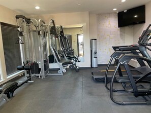 Fitness facility - City Express by Marriott Spring (Spring)