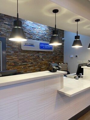 Reception - City Express by Marriott Spring (Spring)