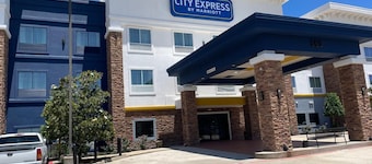 City Express by Marriott Spring