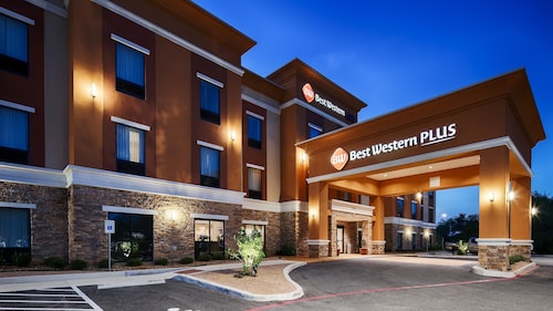 Best Western Plus Elmendorf Hotel / San Antonio Hotel