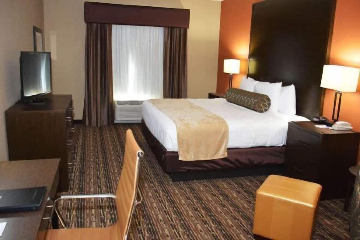 Ropa de cama de alta calidad, camas con pillow-top y escritorio