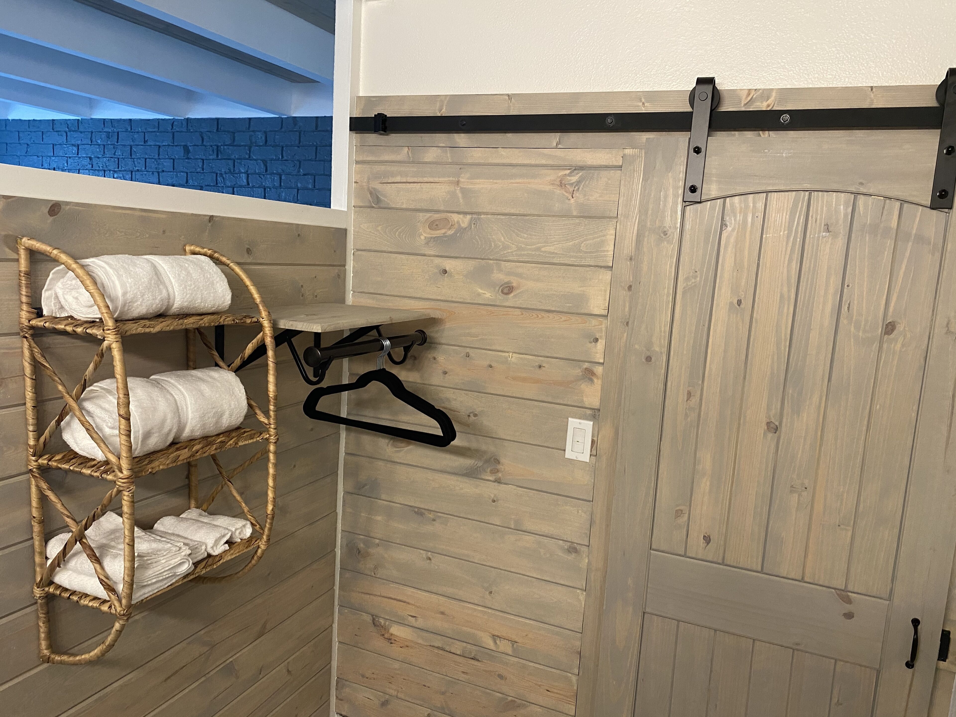 Standard Double Room, 2 Double Beds, Non Smoking | Bathroom | Hair dryer, towels