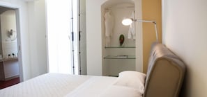 Standard Double Room (Gallo) | 1 bedroom, minibar, in-room safe, individually decorated - Le Dimore dell'Acqua (Matera)
