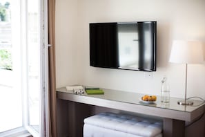 Deluxe Double Room, Balcony (Donna) | Room amenity - Le Dimore dell'Acqua (Matera)