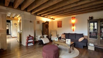 Comfort Suite, 1 Queen Bed, Ensuite | Executive lounge