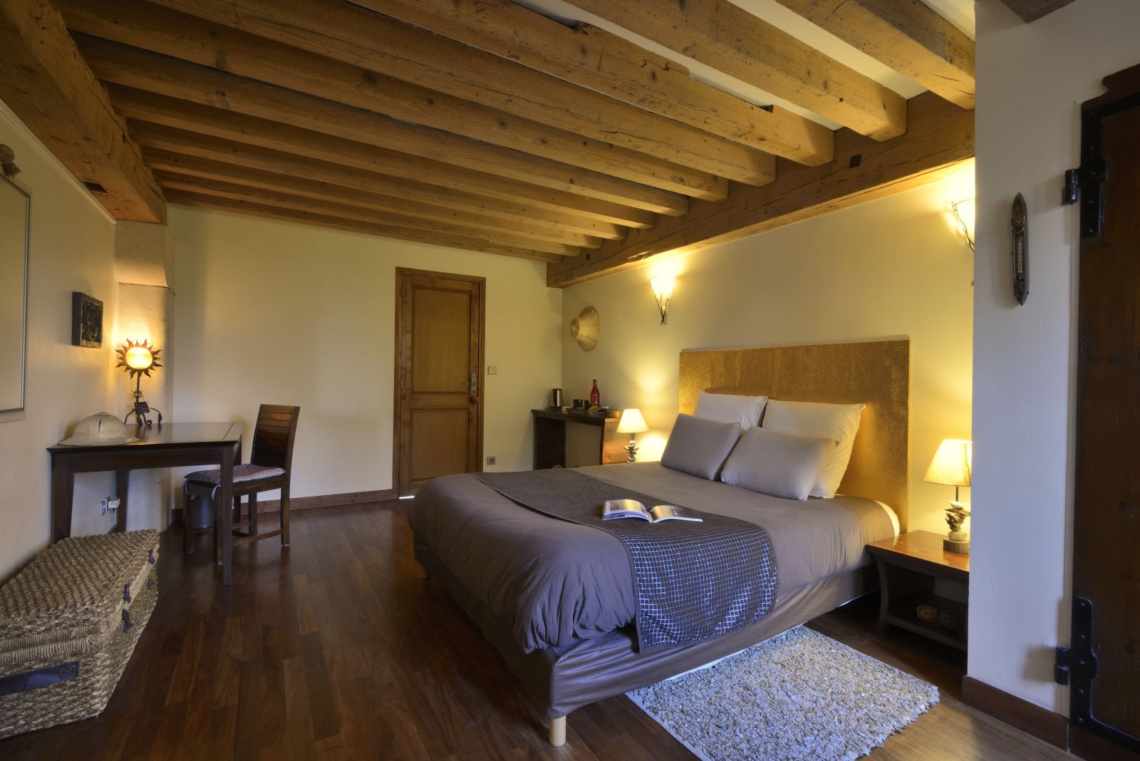 Comfort suite, 1 queensize bed, en-suite badkamer | Luxe beddengoed, individueel gedecoreerd, individueel gemeubileerd