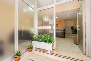 Entrada al alojamiento