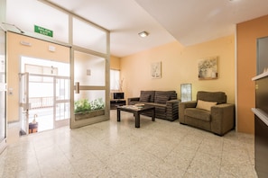Lobby lounge - Hostal Arkanta (Arganda del Rey)
