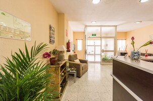 Mostrador de check-in y check-out