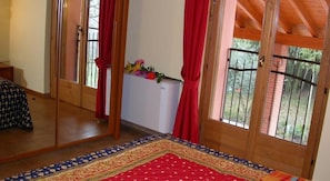 1 chambre, décoration personnalisée, ameublement personnalisé