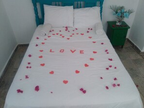 Premium bedding, down duvets, free WiFi, bed sheets - Hotel Paraiso (Paraiso)